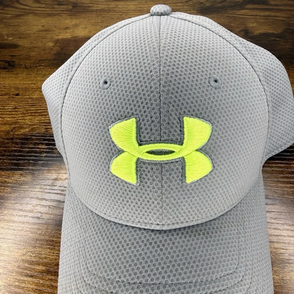 Under Armour Blitzing Gray Neon Stretch Fit Hat Cap UA Classic Golf L/XL